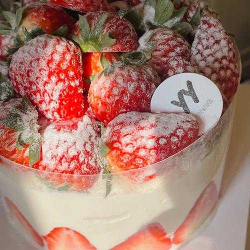 草莓蛋糕，草莓蛋糕图片真实？