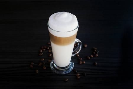 卡布奇诺，卡布奇诺中咖啡牛奶和牛奶沫的比例为多少？